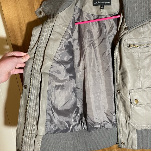 Bomber Jacket by Ambiance Apparel - Picture 6 of 10